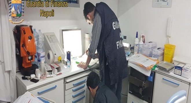 falso dentista