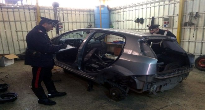 carabinieri auto smontate