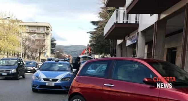 muore davanti pescheria
