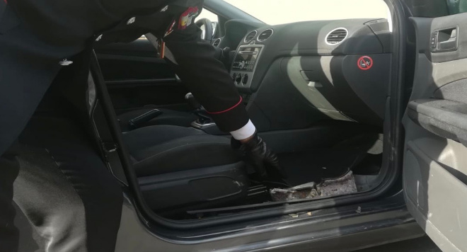 17.10.2019 hashish sotto moquette auto frattamaggiore