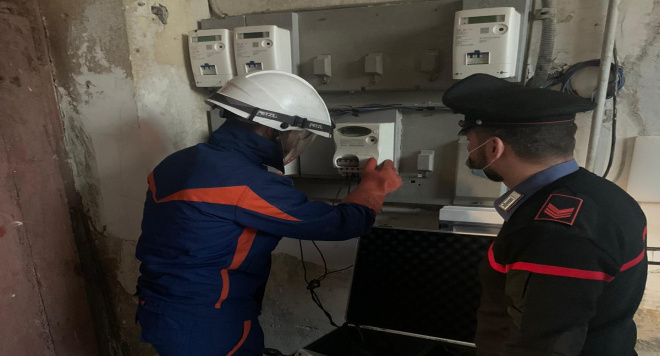 carabinieri furto energia