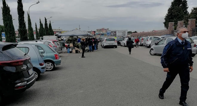 Arzano. Parcheggiatori abusivi presso il cimitero con impiego minori, blitz  della polizia locale. Sequestrate somme e veicoli, sanzioni per oltre  13mila euro – Frattamaggiore News